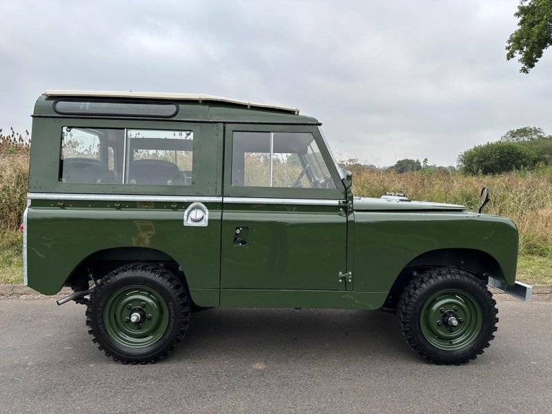 LAND ROVER