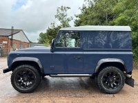 LAND ROVER DEFENDER 90