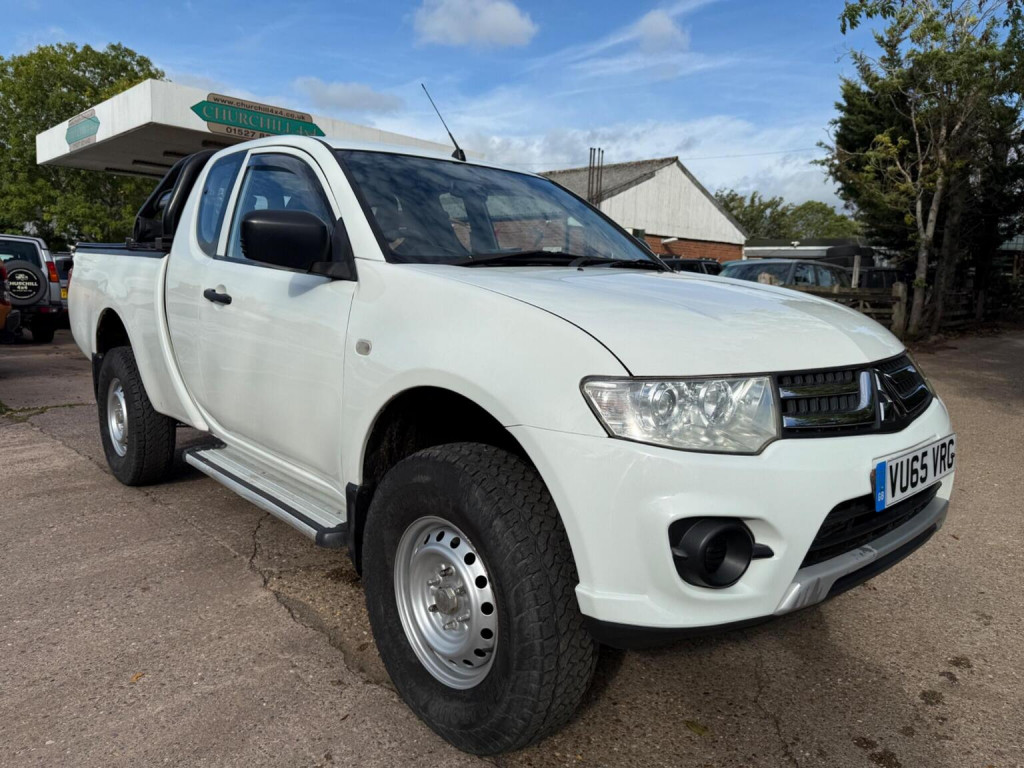 2015 Mitsubishi L200